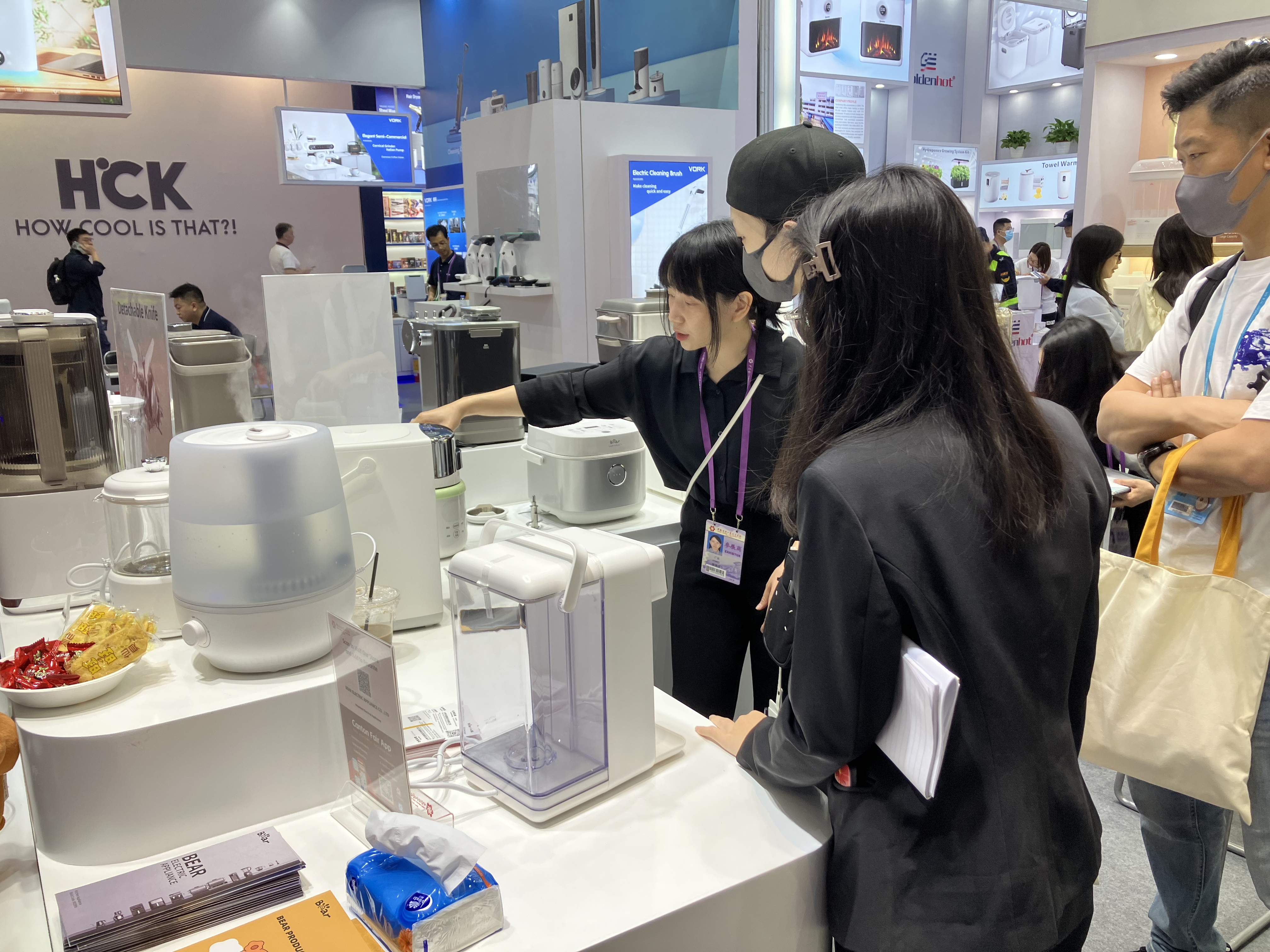 Bear Electric Appliance membungkus pameran yang berjaya di Fair Canton 2025