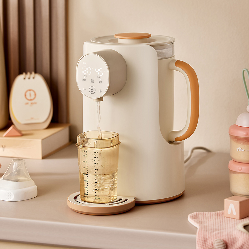Dispenser pemanasan air segera untuk formula bayi