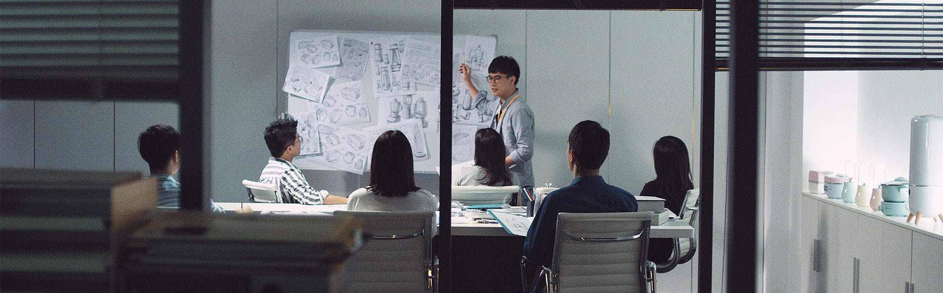 menanggung penyelesaian tersuai elektrik